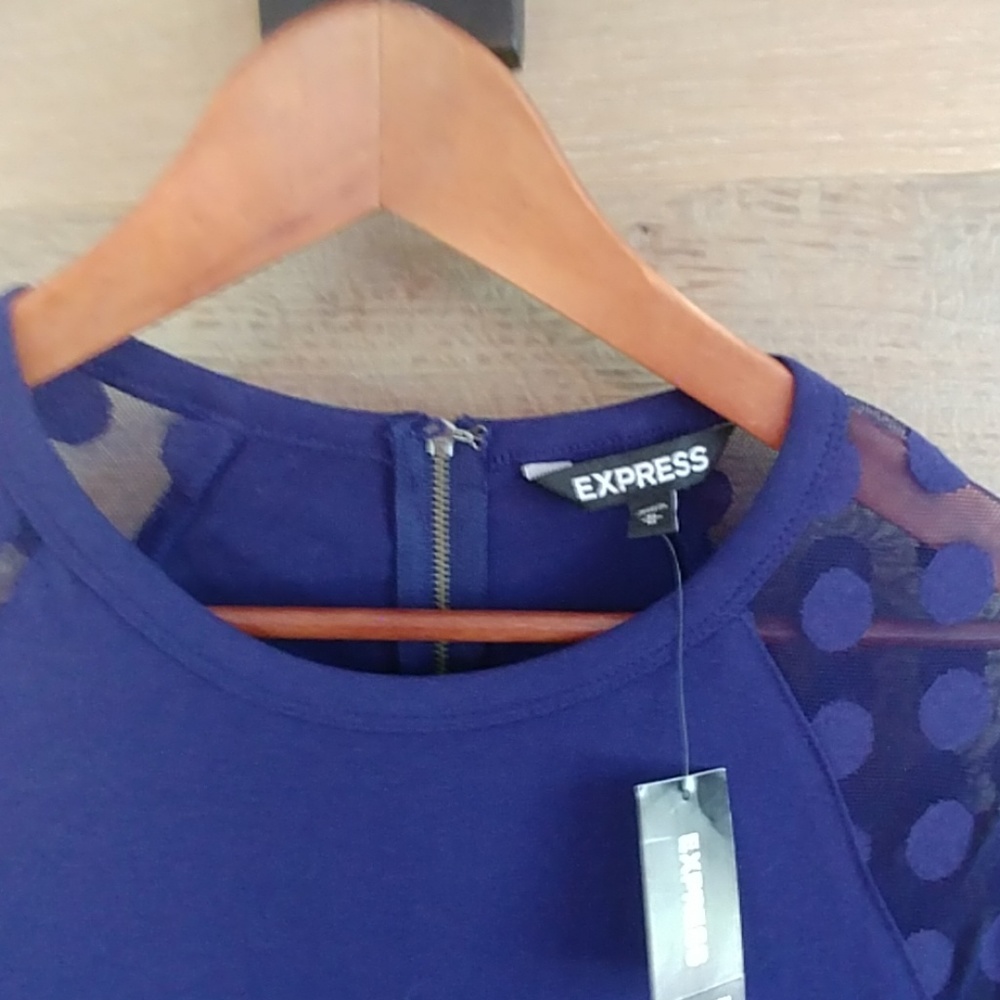 Express dress. - Picture 3 of 4